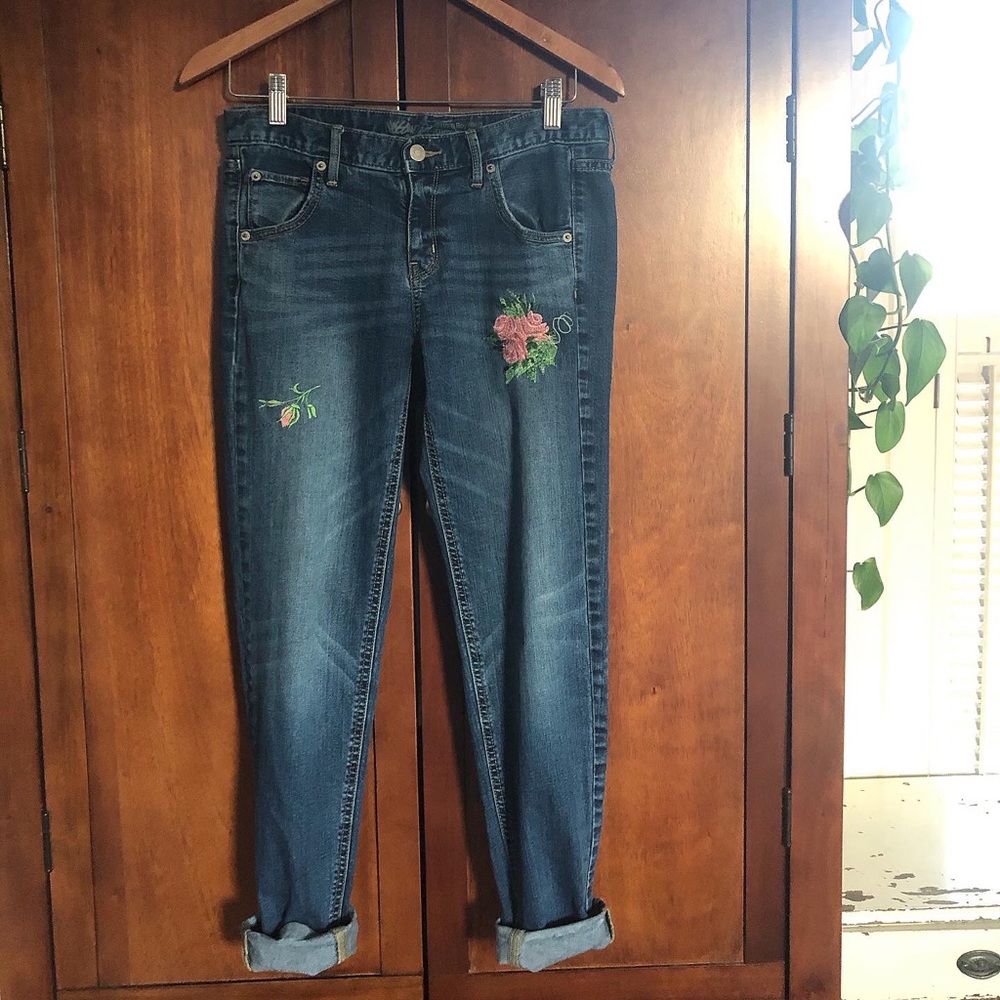 Embroidered Boyfriend Jeans